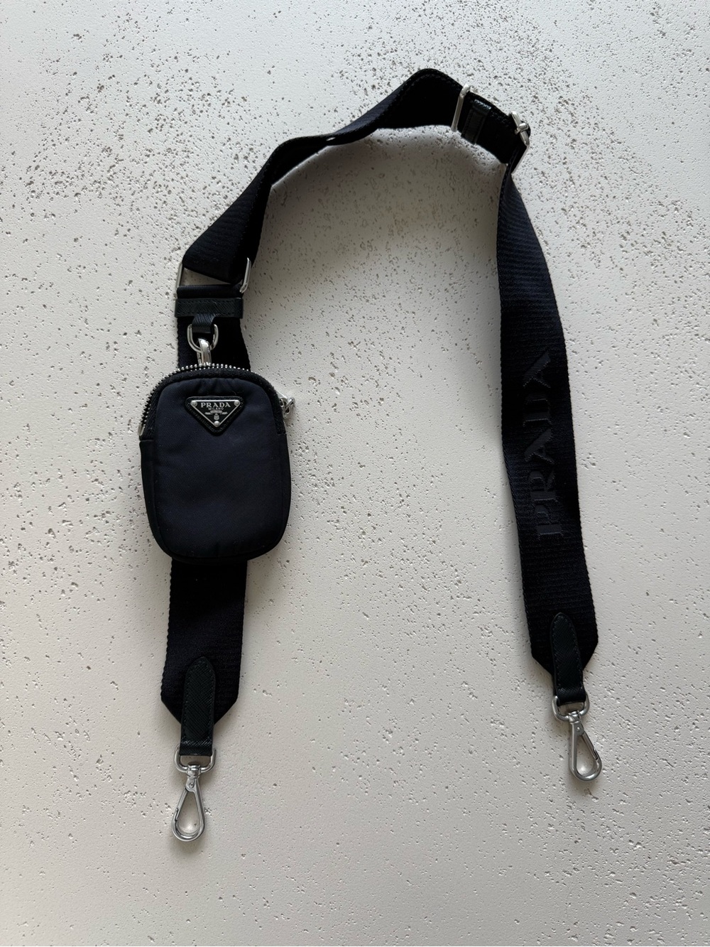 Prada Re-Edition 2005 detachable logo strap with pouch - Picture 2 of 13
